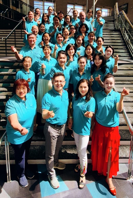 百钻精英团队合影